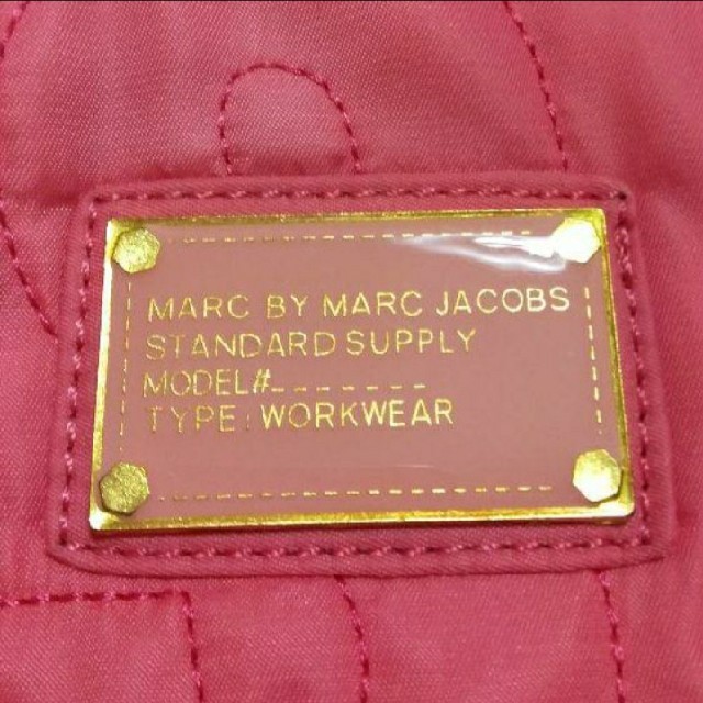 MARC BY MARC JACOBS(マークバイマークジェイコブス)の美品 マークバイマークジェイコブス ポーチ ピンク レディースのファッション小物(ポーチ)の商品写真