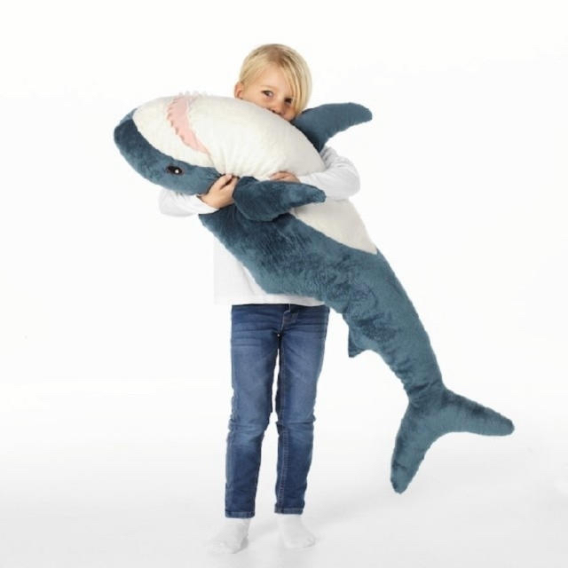 IKEA(イケア)の最安値 新品 IKEA サメ エンタメ/ホビーのおもちゃ/ぬいぐるみ(ぬいぐるみ)の商品写真