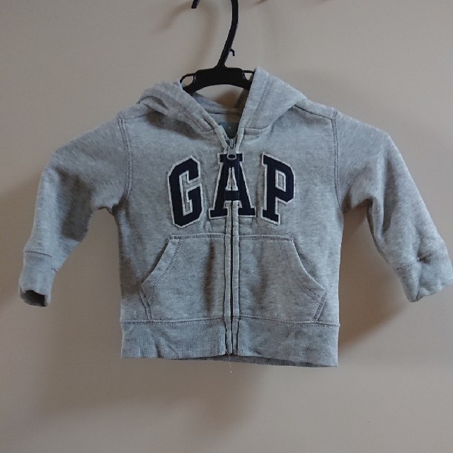 babyGAP(ベビーギャップ)のGAPパーカー   キッズ/ベビー/マタニティのベビー服(~85cm)(トレーナー)の商品写真