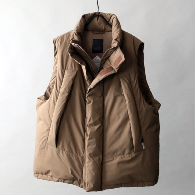 1LDK SELECT(ワンエルディーケーセレクト)のDAIWA PIER39 GORE-TEX FIELD DOWN VEST ① メンズのジャケット/アウター(ダウンベスト)の商品写真