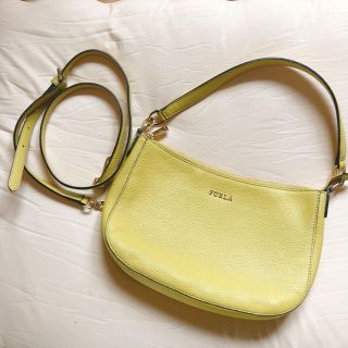 フルラ(Furla)の美品　FURLA 黄色　ショルダーバッグ　ハンドバッグ　からし　山吹色　レモン(ショルダーバッグ)