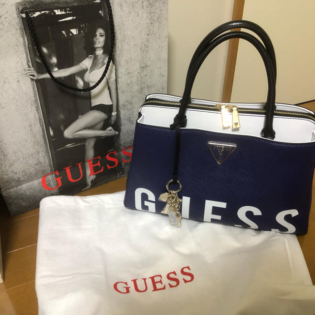 GUESS(ゲス)のバック レディースのバッグ(ショルダーバッグ)の商品写真