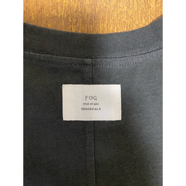 FEAR OF GOD(フィアオブゴッド)のFOG ESSENTIALS Basic T-Shirt RAVEN Sサイズ メンズのトップス(Tシャツ/カットソー(半袖/袖なし))の商品写真