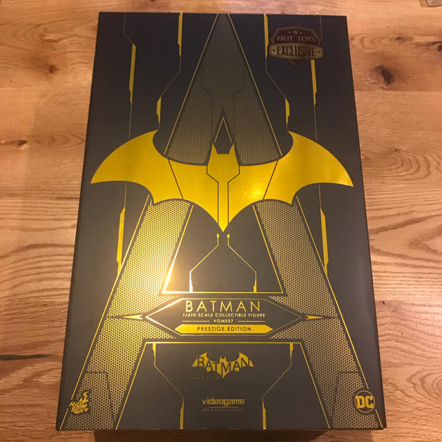ホットトイズ 『バットマン：アーカム・ナイト』プレステージスーツ版開封品