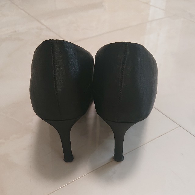 RANDA(ランダ)のランダ  パンプス  S  ビジュー  サテン  黒  ブラック レディースの靴/シューズ(ハイヒール/パンプス)の商品写真