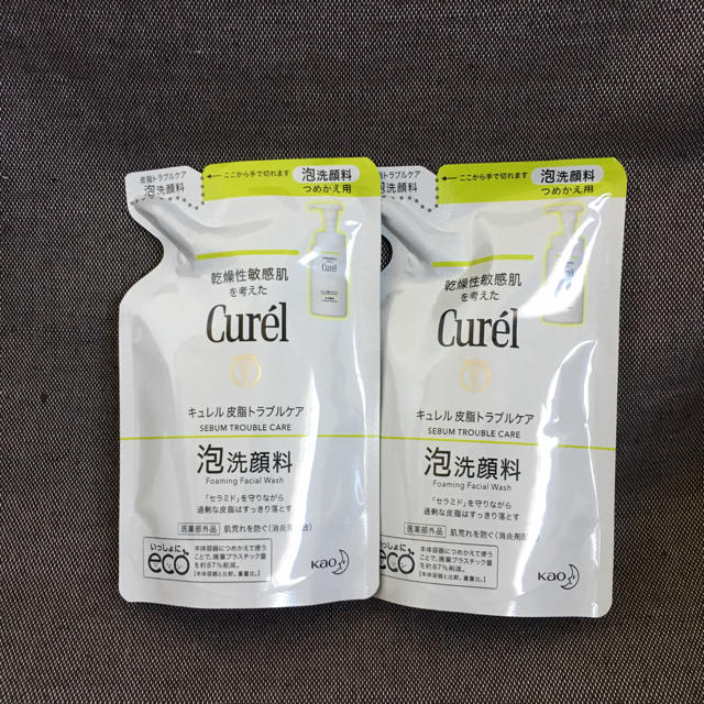 Curel(キュレル)のキュレル 皮脂トラブルケア 泡洗顔料 つめかえ用 2個 新品 未使用 コスメ/美容のスキンケア/基礎化粧品(洗顔料)の商品写真