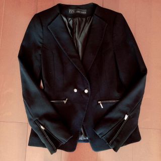 ザラ(ZARA)のゴールデンウィークまで値引き！ZARA金ボタンショートジャケット(テーラードジャケット)