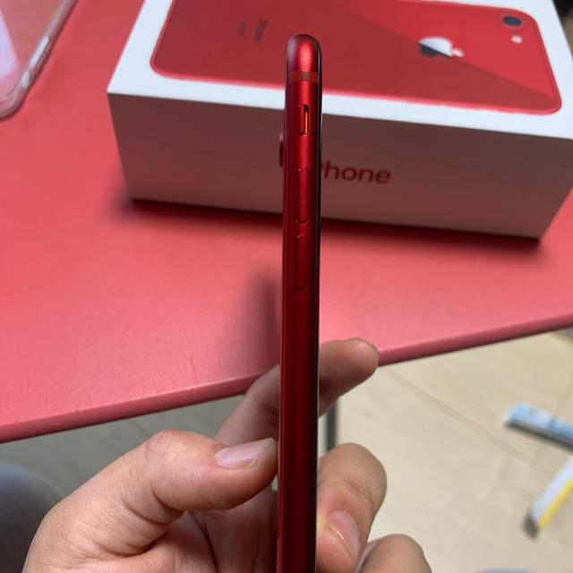 iPhone(アイフォーン)のiPhone 8 64GB Product Red SIMフリー スマホ/家電/カメラのスマートフォン/携帯電話(スマートフォン本体)の商品写真