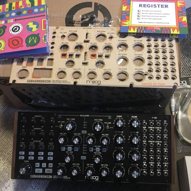 専用 Moog Subharmonicon アナログシンセサイザー 楽器の鍵盤楽器(キーボード/シンセサイザー)の商品写真