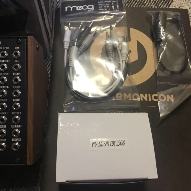 専用 Moog Subharmonicon アナログシンセサイザー 楽器の鍵盤楽器(キーボード/シンセサイザー)の商品写真