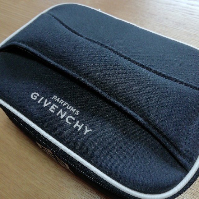 GIVENCHY(ジバンシィ)のバニティポーチ　GIVENCHY コスメ/美容のメイク道具/ケアグッズ(メイクボックス)の商品写真