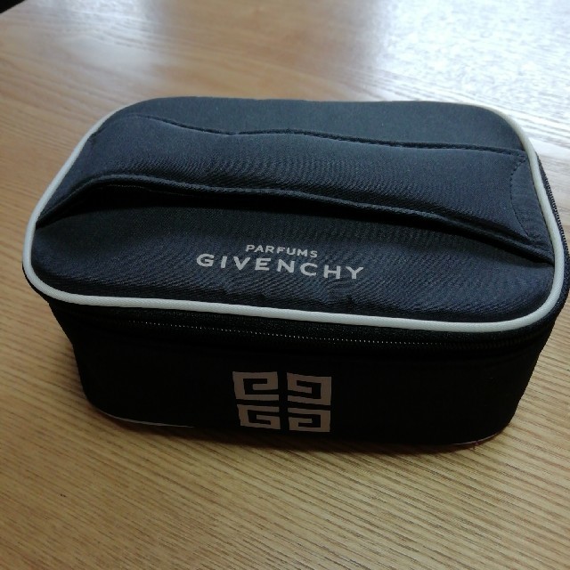 GIVENCHY(ジバンシィ)のバニティポーチ　GIVENCHY コスメ/美容のメイク道具/ケアグッズ(メイクボックス)の商品写真