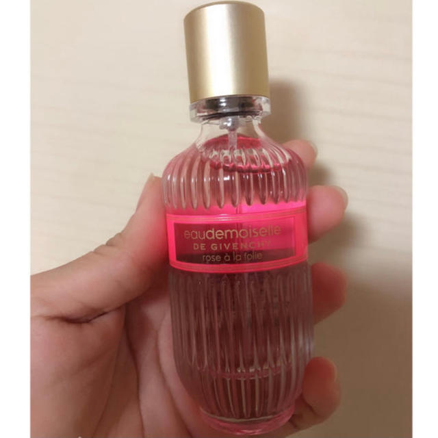 GIVENCHY(ジバンシィ)のオードモワゼル ローズ アラフォリ コスメ/美容の香水(香水(女性用))の商品写真