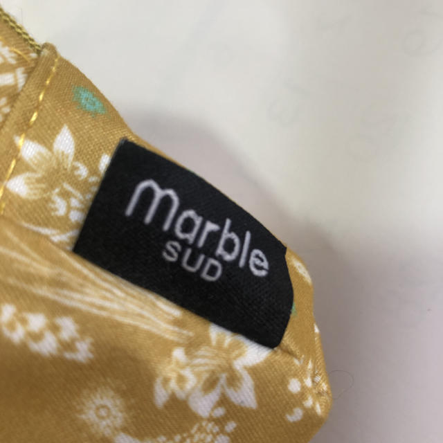 marble(マーブル)のマーブルシュッドmarble SUD ポーチ　新品 レディースのファッション小物(ポーチ)の商品写真