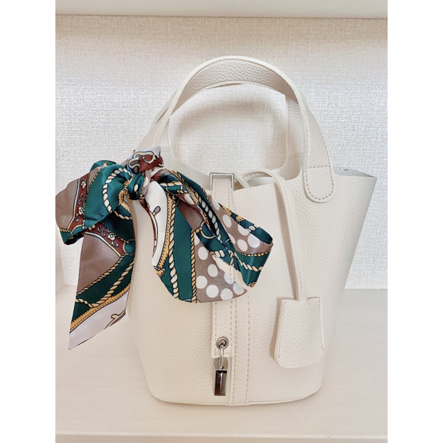 ZARA(ザラ)のピコタン風バック レディースのバッグ(ハンドバッグ)の商品写真