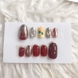 ネイルチップ　ニュアンスネイル