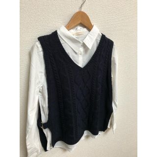 ショコラフィネローブ(chocol raffine robe)の週末セール　新品　ニットベスト　白シャツ　ネイビー(シャツ/ブラウス(半袖/袖なし))