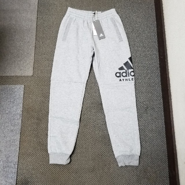 adidas(アディダス)の新品☆アディダス☆スウェットパンツ☆150センチ キッズ/ベビー/マタニティのキッズ服男の子用(90cm~)(パンツ/スパッツ)の商品写真