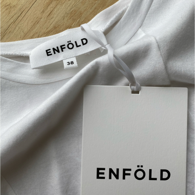 ENFOLD(エンフォルド)のENFOLD スビン天竺 サイドドレープロングTシャツ レディースのトップス(カットソー(長袖/七分))の商品写真