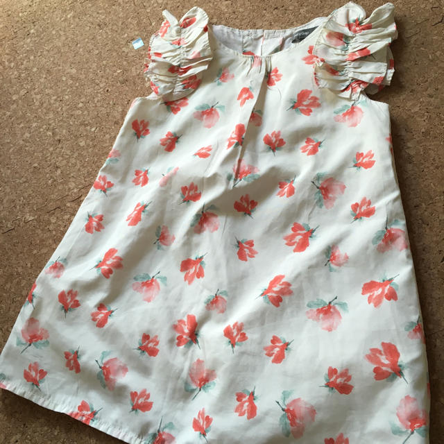 babyGAP(ベビーギャップ)のベビーGAP ワンピース 90サイズ キッズ/ベビー/マタニティのキッズ服女の子用(90cm~)(ワンピース)の商品写真