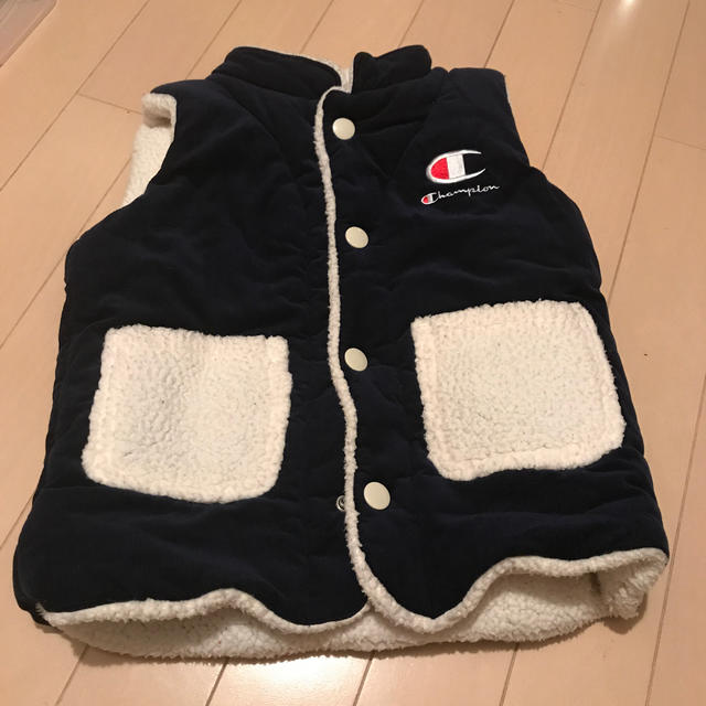 Champion(チャンピオン)の チャンピオン Champion ベスト ネイビー　120 キッズ/ベビー/マタニティのキッズ服男の子用(90cm~)(ジャケット/上着)の商品写真