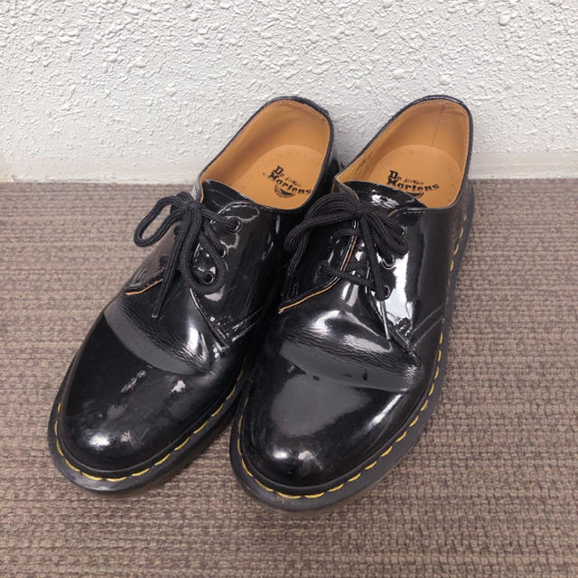 Dr.Martens(ドクターマーチン)のdr.martens 3ホール　エナメル　ドクターマーチン レディースの靴/シューズ(ローファー/革靴)の商品写真