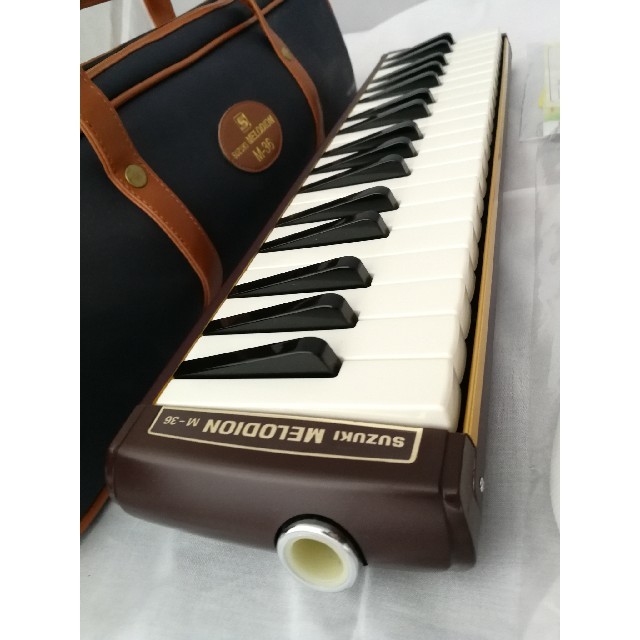 スズキ(スズキ)のSUZUKI 鈴木楽器 MELODION メロディオン M-36 鍵盤ハーモニカ 楽器の楽器 その他(ハーモニカ/ブルースハープ)の商品写真
