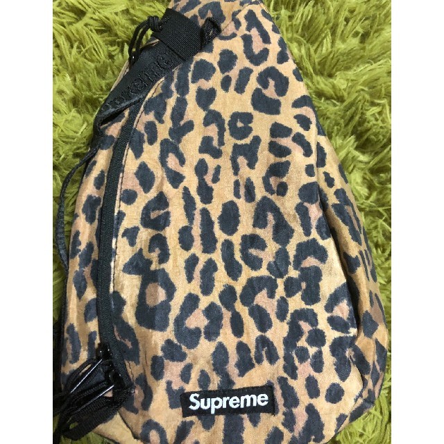 Supreme(シュプリーム)のSupreme Sling Bag スリングバッグ leopard 20aw メンズのバッグ(ショルダーバッグ)の商品写真