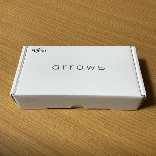 富士通(フジツウ)のarrows RX ブラック スマホ/家電/カメラのスマートフォン/携帯電話(スマートフォン本体)の商品写真