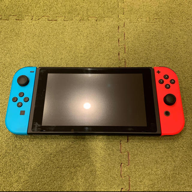 Nintendo Switch(ニンテンドースイッチ)のNintendo Switch 本体 中古 美品 付属品完備 エンタメ/ホビーのゲームソフト/ゲーム機本体(家庭用ゲーム機本体)の商品写真