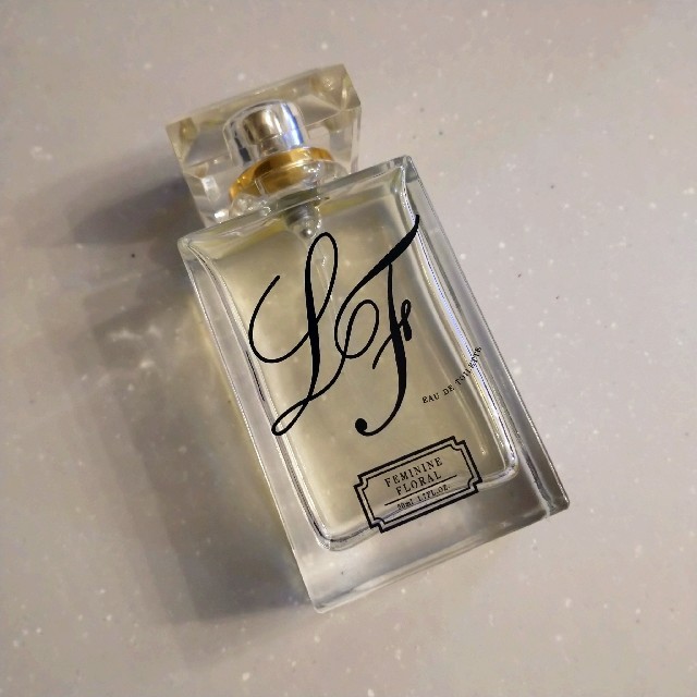 フジイリナ ラシャスフレーバーオードトワレ フェミニンフローラル コスメ/美容の香水(香水(女性用))の商品写真