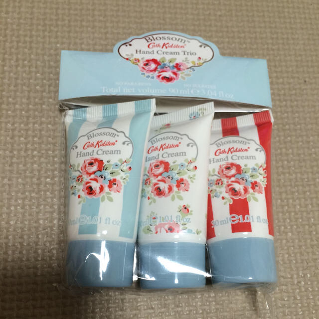 Cath Kidston(キャスキッドソン)の新品未使用ハンドクリーム3本セット コスメ/美容のボディケア(ハンドクリーム)の商品写真