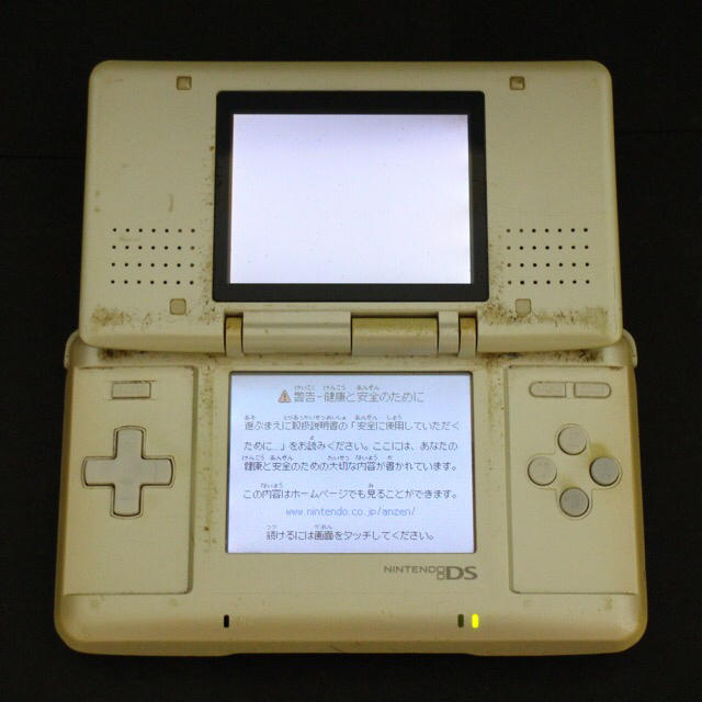 ニンテンドーDS(ニンテンドーDS)のニンテンドーDS ピュアホワイト #16 エンタメ/ホビーのゲームソフト/ゲーム機本体(携帯用ゲーム機本体)の商品写真