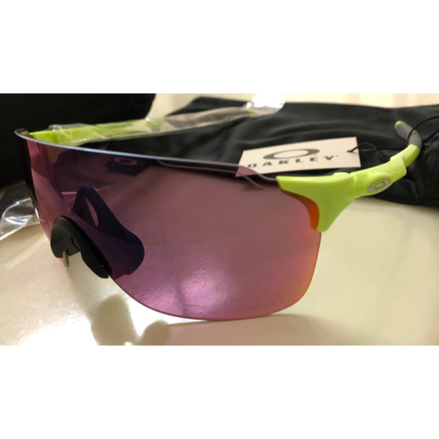 Oakley(オークリー)のりゅーや様専用OAKLEY オークリー　サングラス　EVZero Stride スポーツ/アウトドアのランニング(ウェア)の商品写真