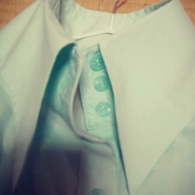 SLY(スライ)のミントグリーン　シャツ レディースのトップス(シャツ/ブラウス(半袖/袖なし))の商品写真