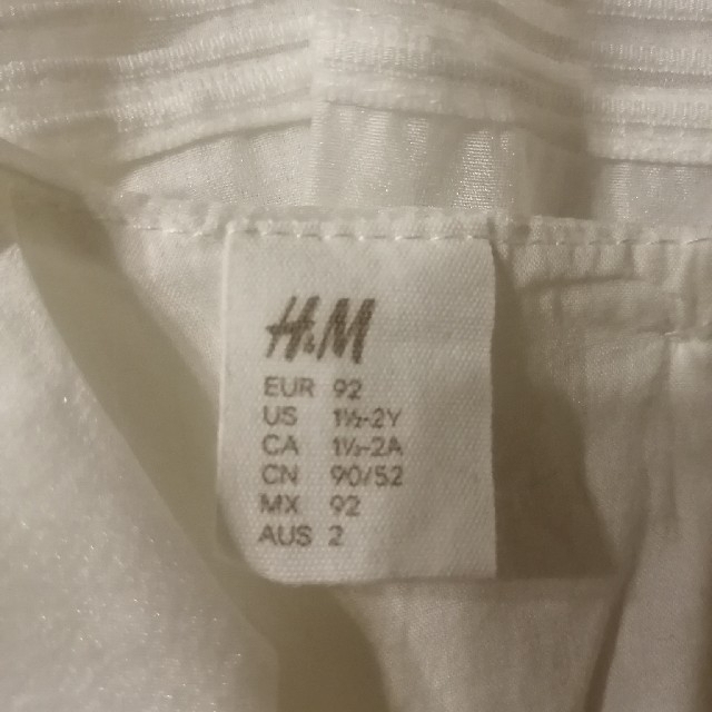 H&M(エイチアンドエム)のH&M　コサージュ付きワンピース キッズ/ベビー/マタニティのキッズ服女の子用(90cm~)(ワンピース)の商品写真