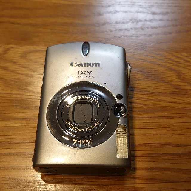 Canon(キヤノン)のCanon デジカメ IXY Digital600シルバー 64MB SDカード スマホ/家電/カメラのカメラ(コンパクトデジタルカメラ)の商品写真