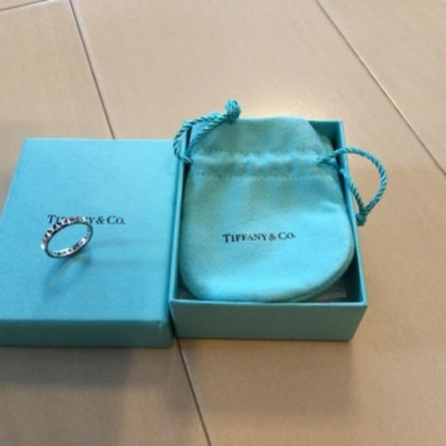 Tiffany & Co.(ティファニー)のティファニー トゥルー ナローリング ホワイトゴールド 15.5号 レディースのアクセサリー(リング(指輪))の商品写真