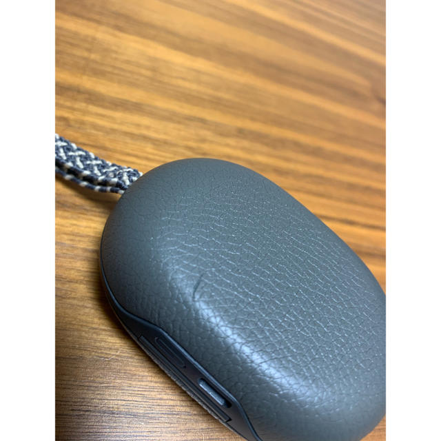 B&O Beoplay E8　ワイヤレス　イヤホン 2