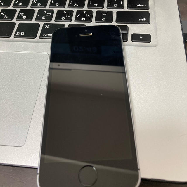 iPhone SE 64GB バッテリー100% - スマートフォン本体
