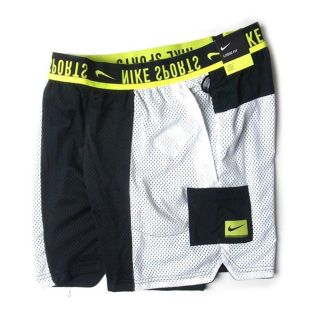 ナイキ(NIKE)の新品 NIKE リバーシブル ショートパンツ ハーフパンツ M 白黒 ナイキ(ショートパンツ)