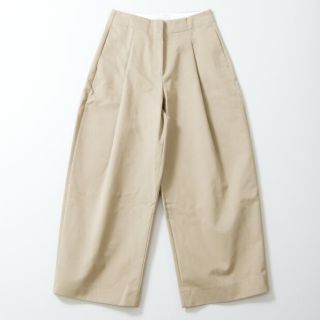 ワンエルディーケーセレクト(1LDK SELECT)のSTUDIO NICHOLSON  VOLUME PLEAT PANTS TAN(チノパン)