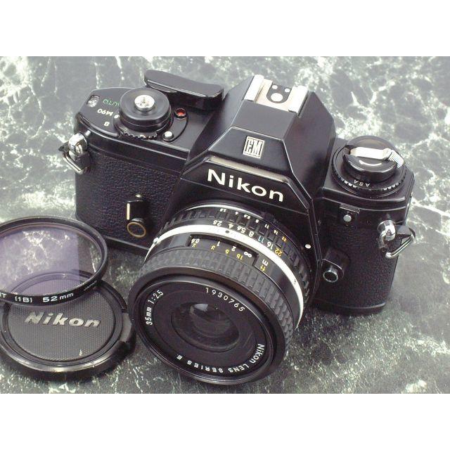 フィルム一眼レフカメラ Nikon EM シリーズE35mmレンズ付き