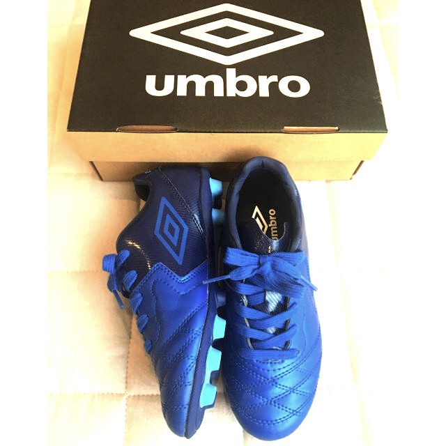 UMBRO(アンブロ)のサッカー シューズ 20cm umbro  靴 スパイク トレーニングシューズ スポーツ/アウトドアのサッカー/フットサル(シューズ)の商品写真