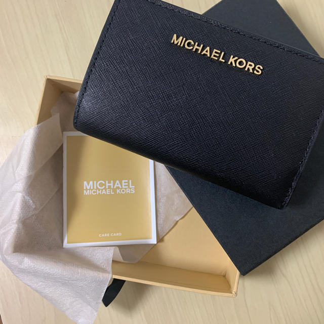 Michael Kors(マイケルコース)のMICHAEL KORS 二つ折り財布 レディースのファッション小物(財布)の商品写真