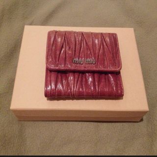 ミュウミュウ(MIU MIU)のMiumiu財布★送料込★値下交渉します(財布)