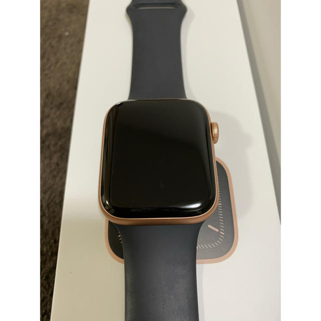 Apple Watch(アップルウォッチ)のApple Watch Series5 44mm Gold Aluminum メンズの時計(腕時計(デジタル))の商品写真