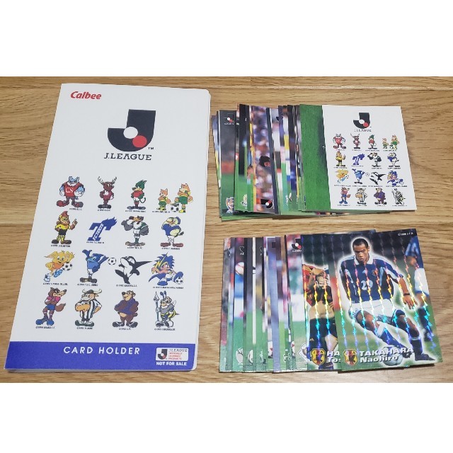 カルビー Jリーグカード 2001年 46枚 専用ホルダー付 Calbee | フリマアプリ ラクマ