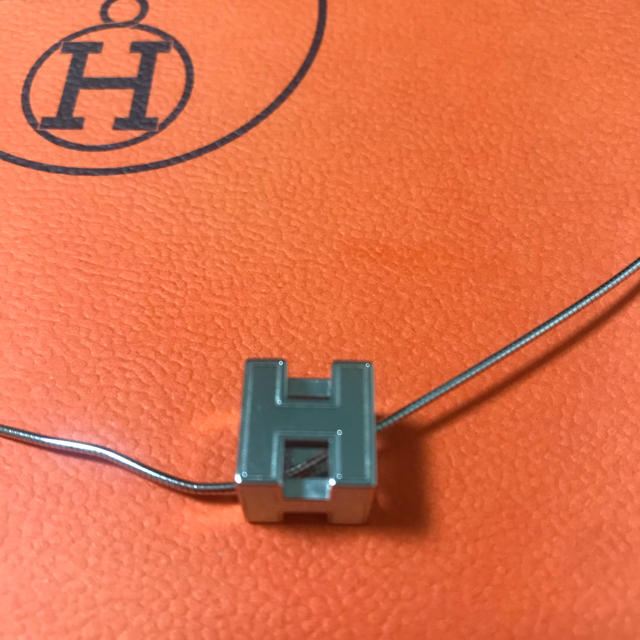 Hermes(エルメス)のエルメス　Hキューブネックレス レディースのアクセサリー(ネックレス)の商品写真