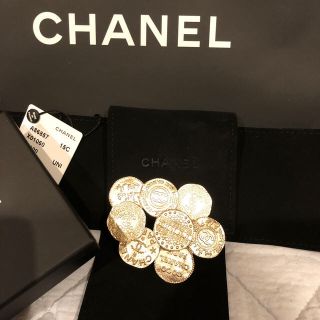 シャネル(CHANEL)のジャンジャン様専用　シャネル　CHANEL ブローチ(ブローチ/コサージュ)